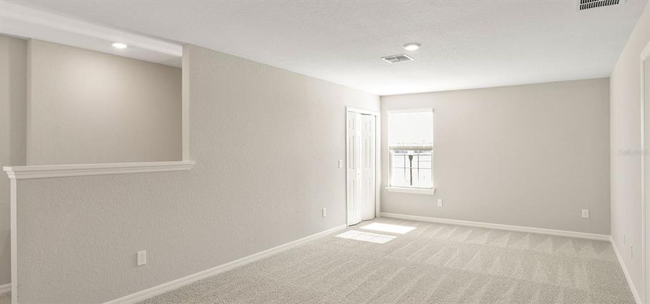 Spacious, unfurnished interior of a new home in The Crossings - Single-Family Homes, St. Cloud (Image 19).
