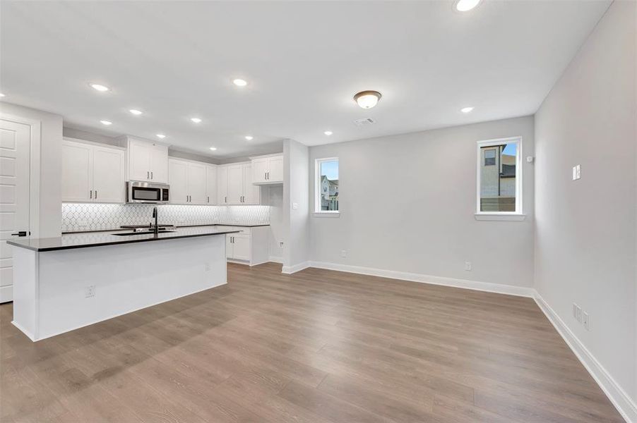 Spacious, unfurnished interior of a new home in Painted Tree Woodland West – Cottages, McKinney (Image 32).