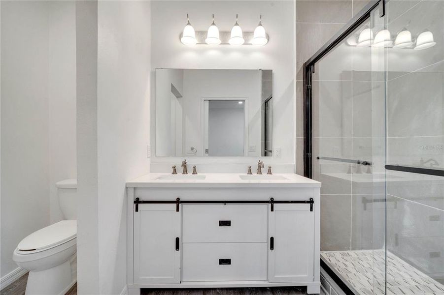 Furnished interior view inside a new home in , Palatka (Image 6).