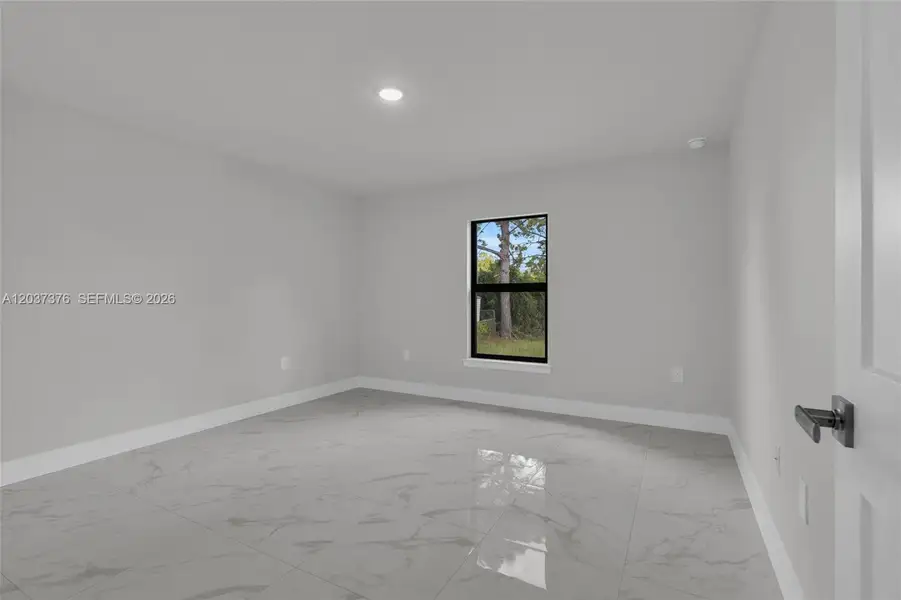 Spacious, unfurnished interior of a new home in , Lehigh Acres (Image 23).