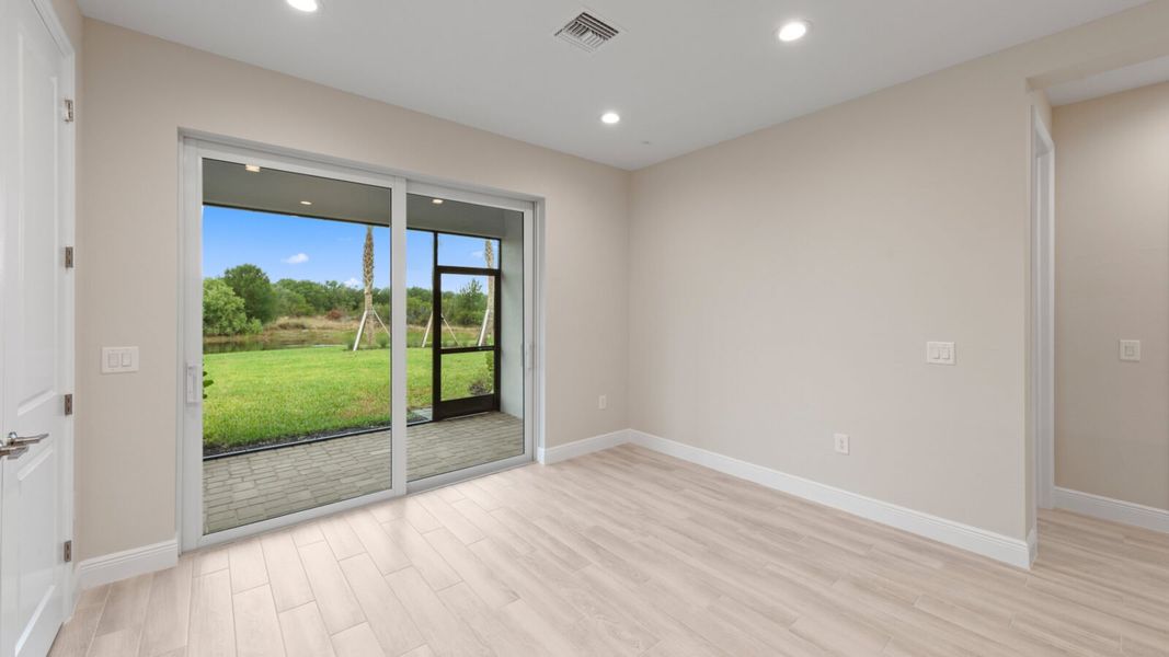 Spacious, unfurnished interior of a new home in Verandah, Fort Myers (Image 14).