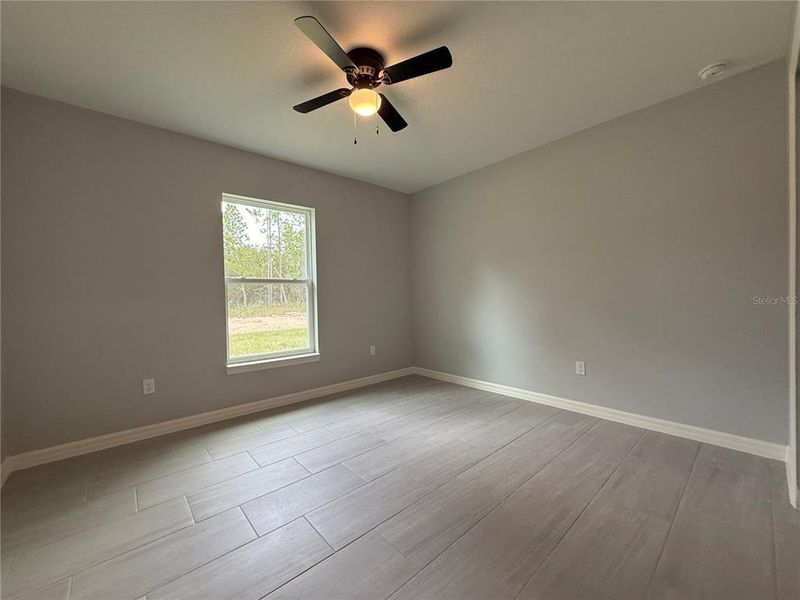 Spacious, unfurnished interior of a new home in , Ocala (Image 6).