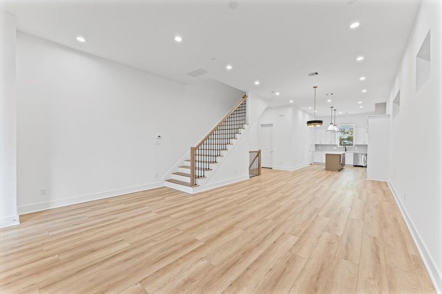 Spacious, unfurnished interior of a new home in , Houston (Image 23).