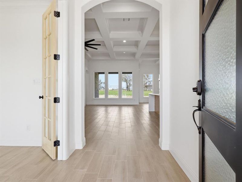 Spacious, unfurnished interior of a new home in , Weatherford (Image 17).