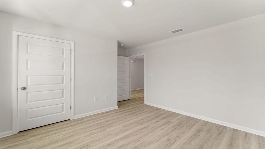 Spacious, unfurnished interior of a new home in Palmetto Bluff, Port Saint Joe (Image 17).