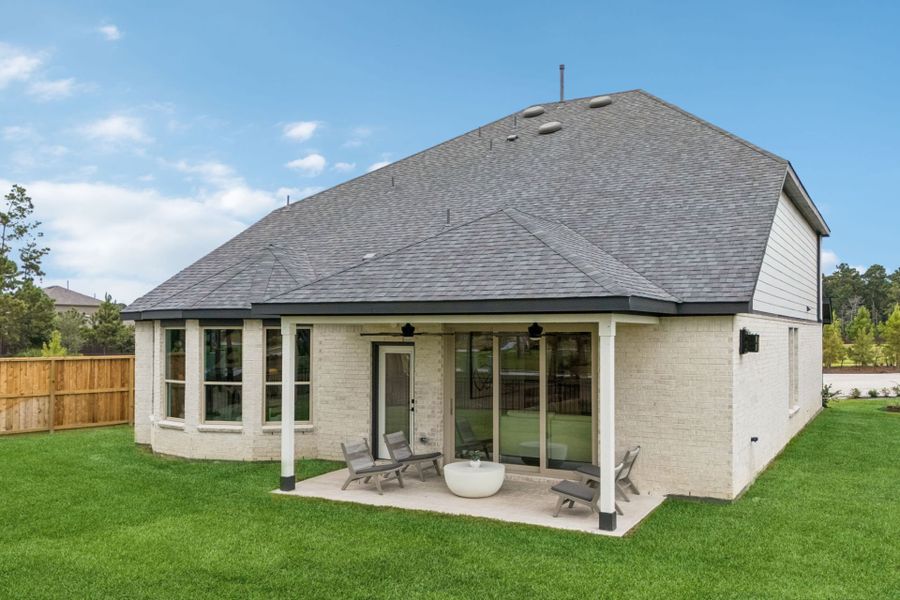 Representative exterior details of a home built from the Amherst by Pulte Homes in Mavera, Conroe (Image 2).