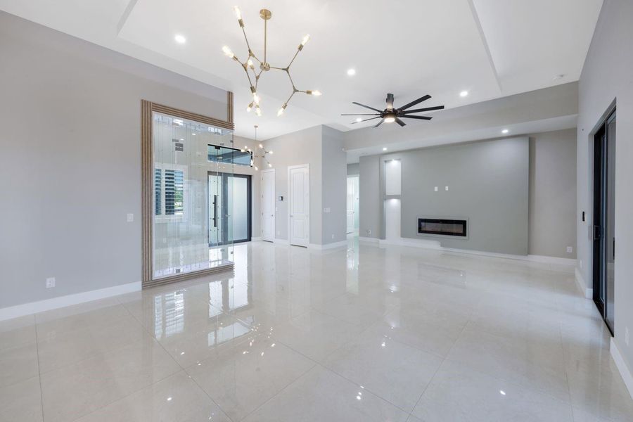 Spacious, unfurnished interior of a new home in , Cape Coral (Image 30).