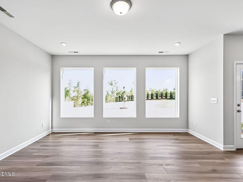 014-1280x960-living-room