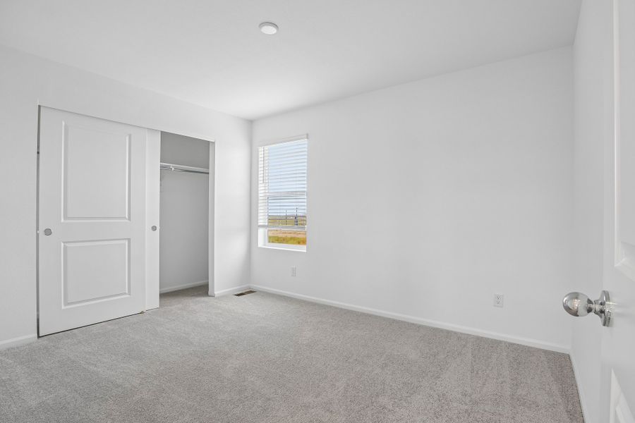Spacious, unfurnished interior of a new home in Windler, Aurora (Image 17).