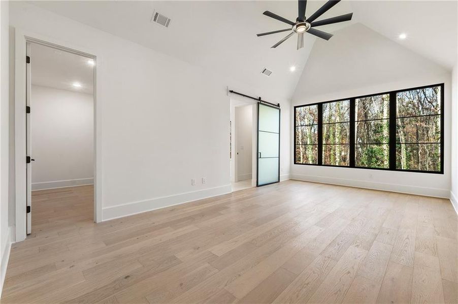 Spacious, unfurnished interior of a new home in , Alpharetta (Image 57).