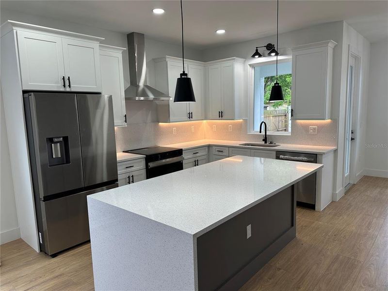 Furnished interior view inside a new home in , Orlando (Image 10).