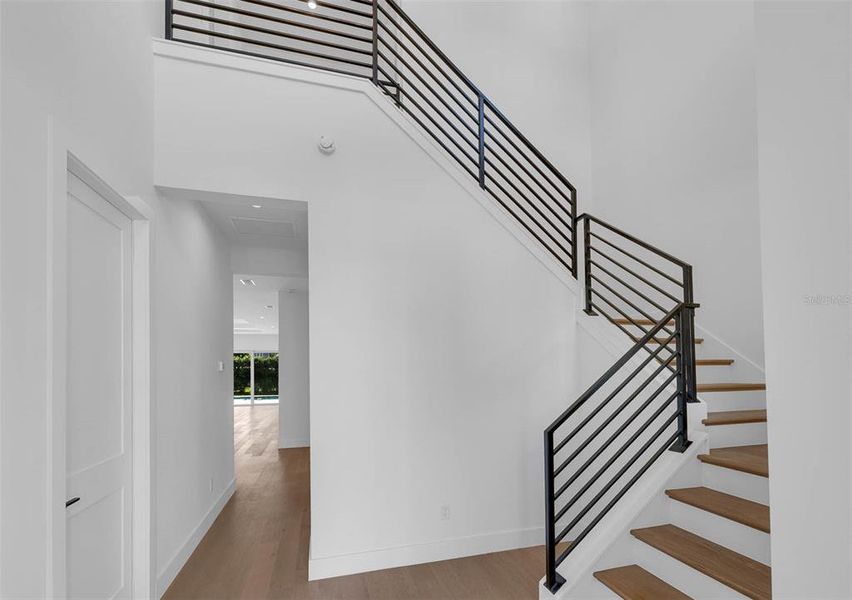 Spacious, unfurnished interior of a new home in , Orlando (Image 45).