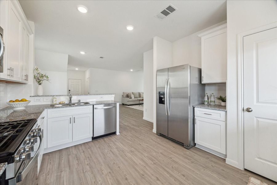 Fridge conveys! Fridge conveys!