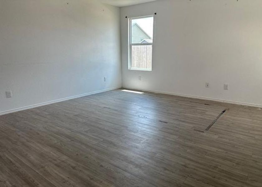 Spacious, unfurnished interior of a new home in , Pleasanton (Image 6).