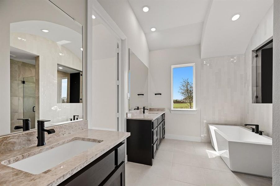 Furnished interior view inside a new home in Dove Hollow, Waxahachie (Image 7). Furnished interior view inside a new home in Dove Hollow, Waxahachie (Image 7).