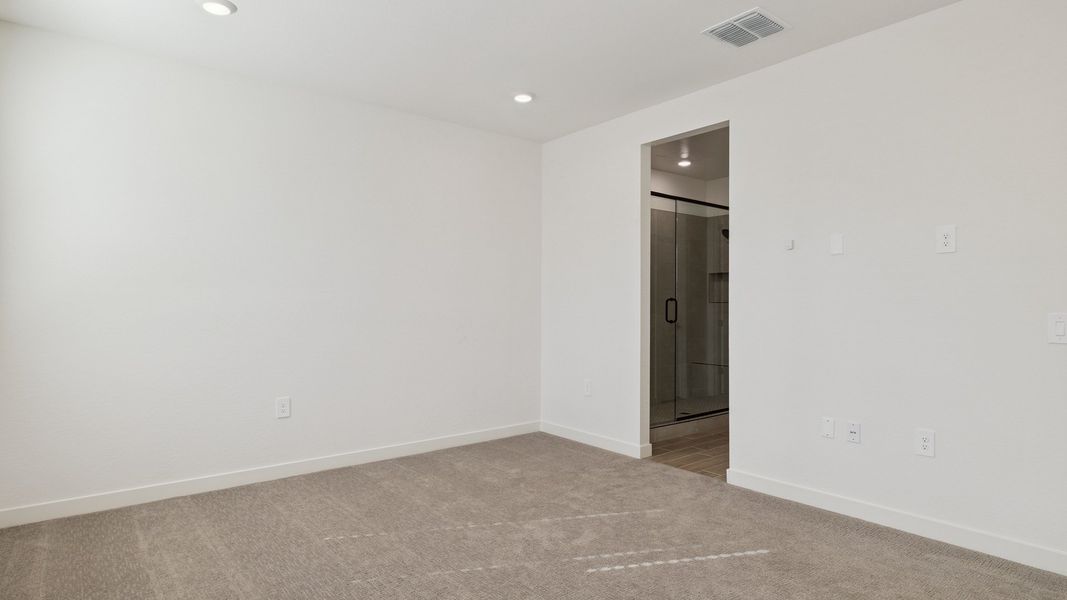 Spacious, unfurnished interior of a new home in The Ridge at Stone Butte, Phoenix (Image 19). Spacious, unfurnished interior of a new home in The Ridge at Stone Butte, Phoenix (Image 19).