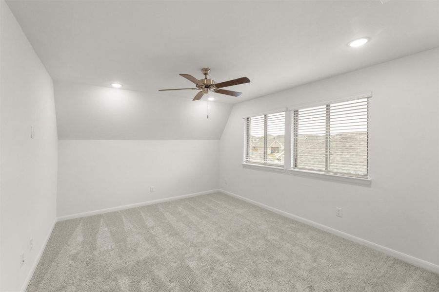 Spacious, unfurnished interior of a new home in The Reserve at Spiritas Ranch, Little Elm (Image 18).