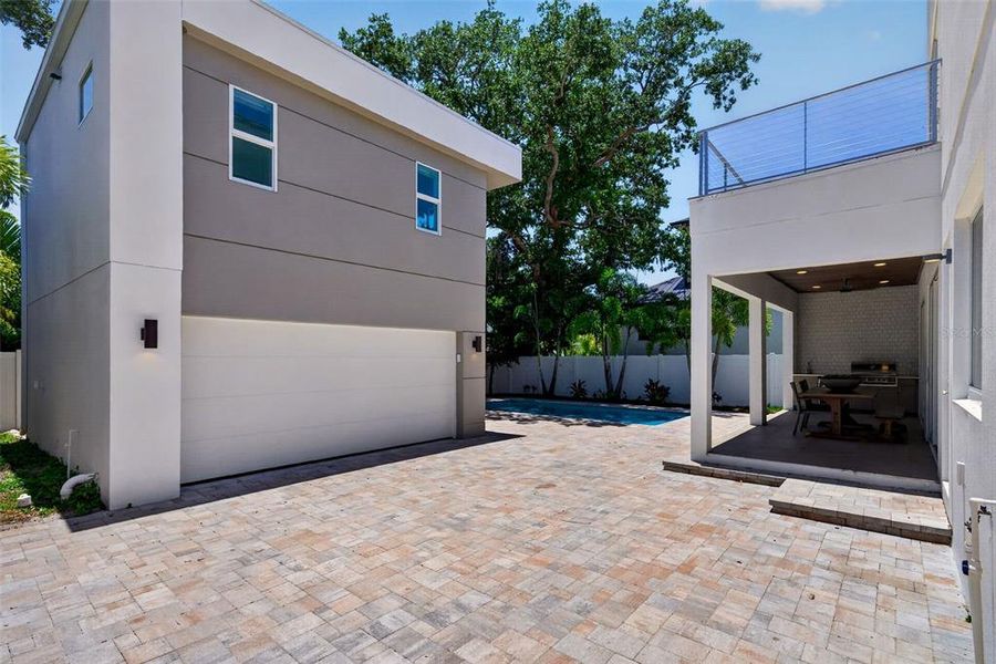 Exterior details and patio area of a home in , Sarasota (Image 43).