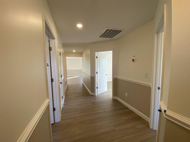 Spacious, unfurnished interior of a new home in Ballentine Ridge, Lyman (Image 14).