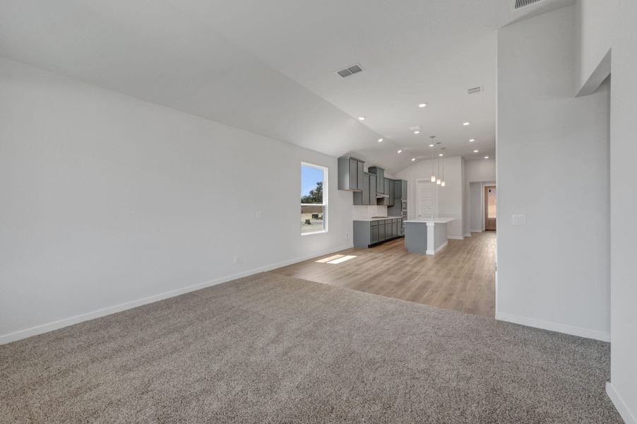 Spacious, unfurnished interior of a new home in The Meadows at Hunters Ranch, San Antonio (Image 34).