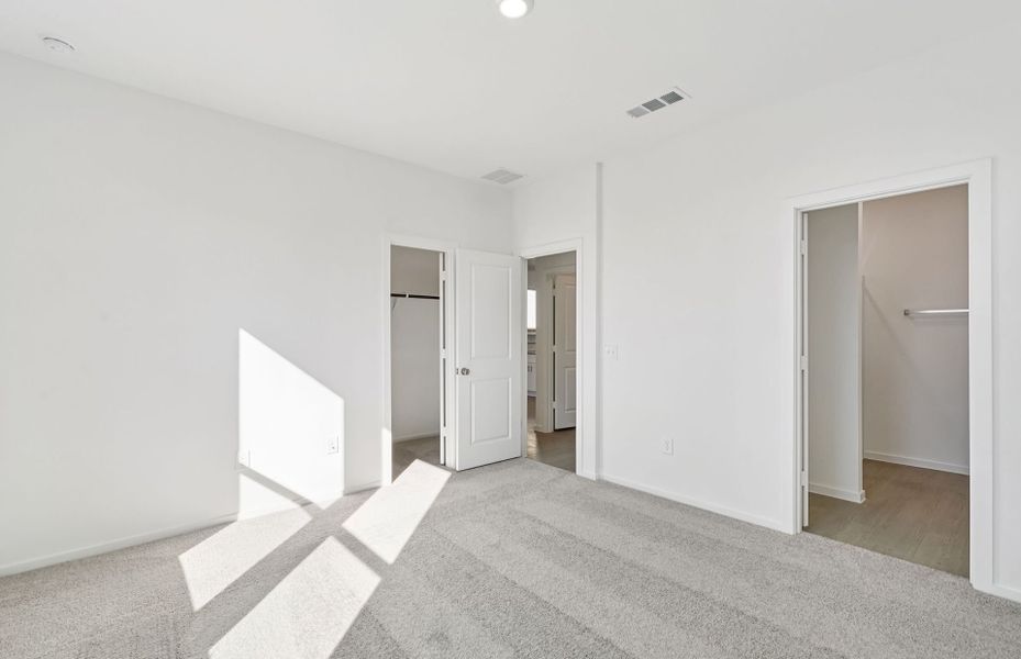 Spacious, unfurnished interior of a new home in Mavera, Conroe (Image 17).