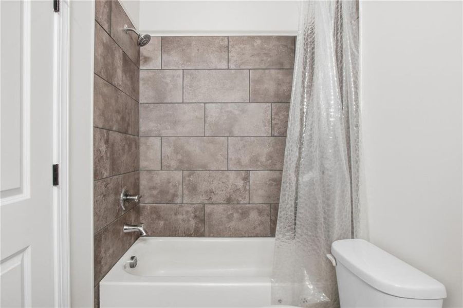 Image 36 of a home in Waterside Single Family.
