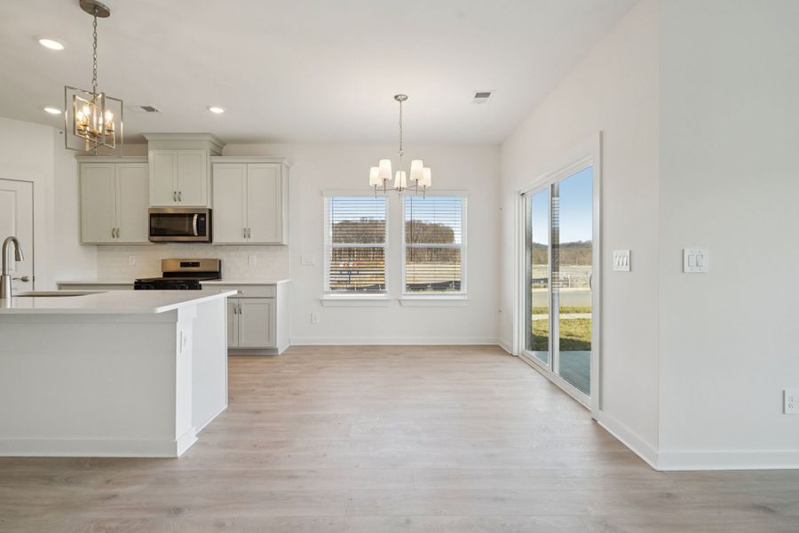 Spacious, unfurnished interior of a new home in Mansker Farms - Bronze Series, Hendersonville (Image 9).
