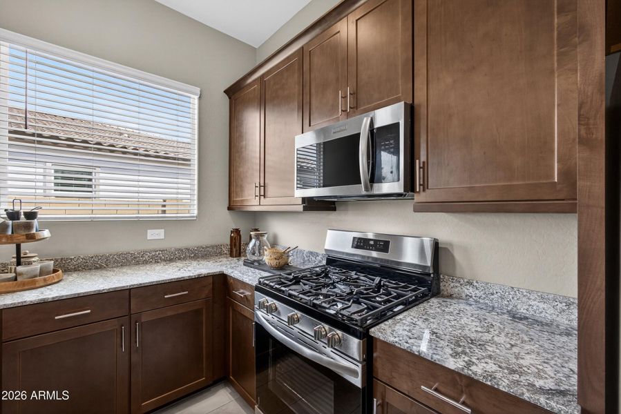 17_6x7a2022 17_6x7a2022