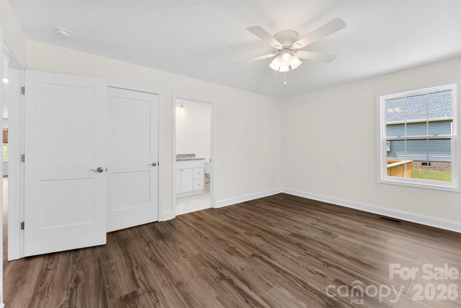 Spacious, unfurnished interior of a new home in , Bessemer City (Image 19).
