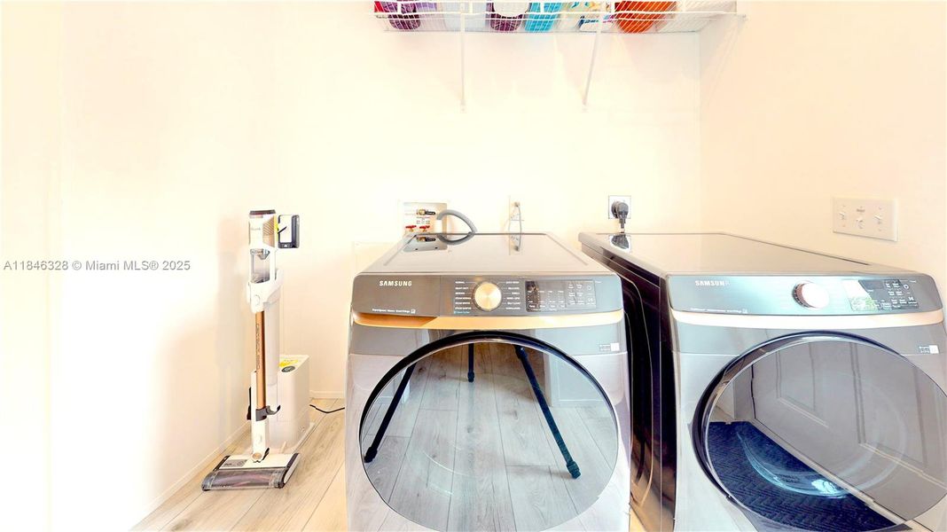 Furnished interior view inside a new home in , Clewiston (Image 27).