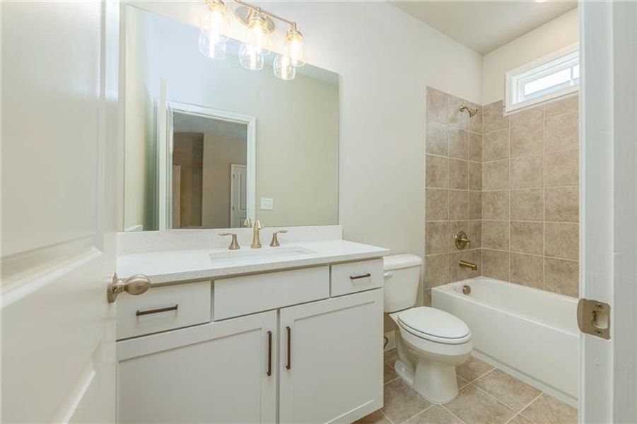 Furnished interior view inside a new home in Livingstone Park, Kennesaw (Image 5).