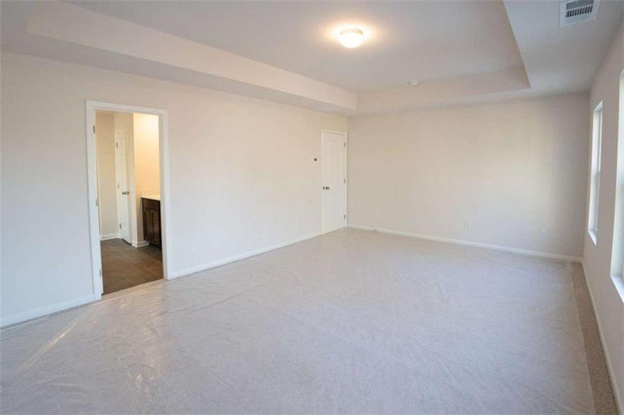 Spacious, unfurnished interior of a new home in Creekside Landing, Dallas (Image 20). Spacious, unfurnished interior of a new home in Creekside Landing, Dallas (Image 20).