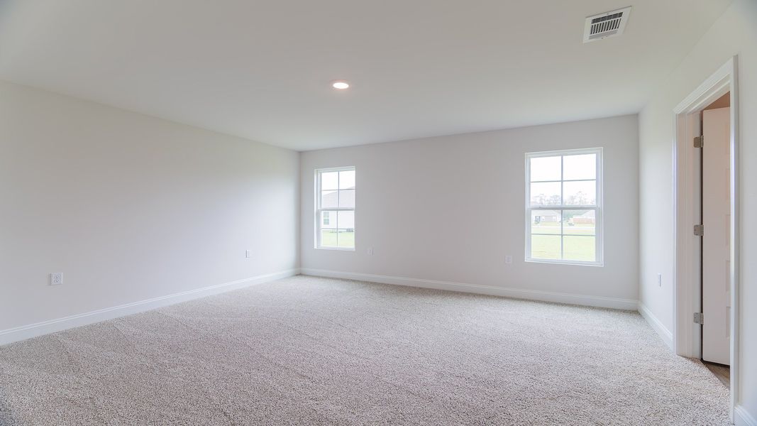 Spacious, unfurnished interior of a new home in Wesley Park, Crawfordville (Image 15).