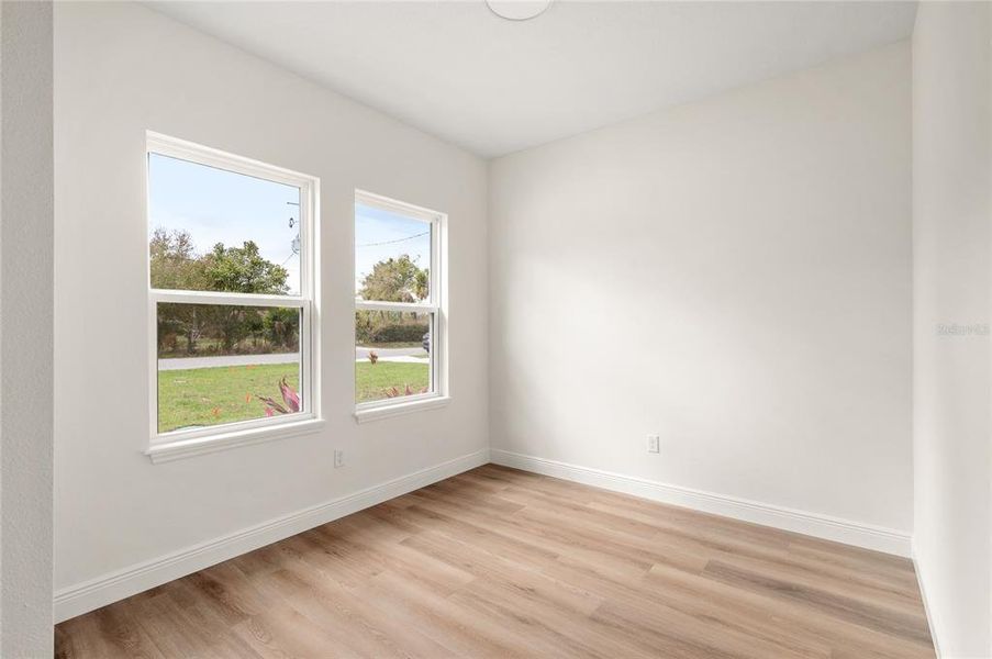 Spacious, unfurnished interior of a new home in , Osteen (Image 20).