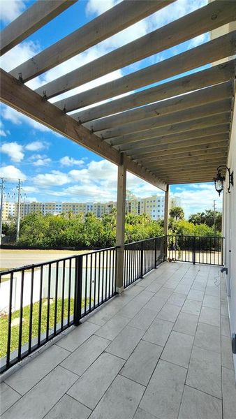 Exterior details and patio area of a home in , New Port Richey (Image 40).