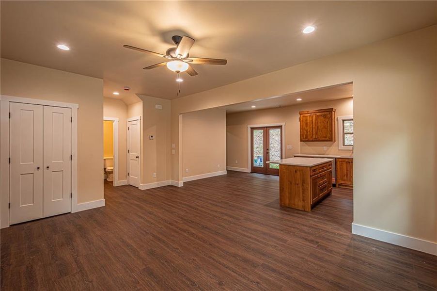 Spacious, unfurnished interior of a new home in , Dahlonega (Image 24).