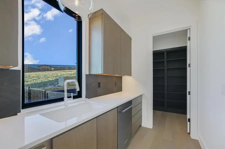 Furnished interior view inside a new home in , Horseshoe Bay (Image 8).