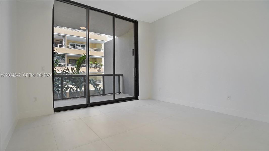 Spacious, unfurnished interior of a new home in , Miami (Image 28).