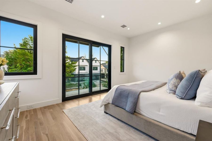 Furnished interior view inside a new home in , Dallas (Image 12).