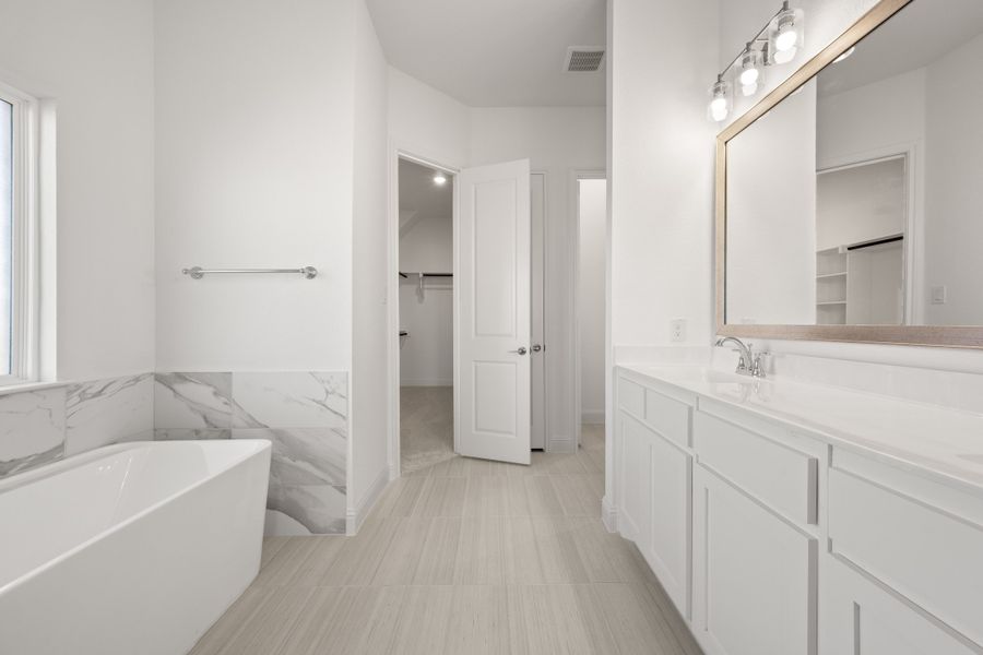 Furnished interior view inside a new home in Timberbrook, Justin (Image 10).