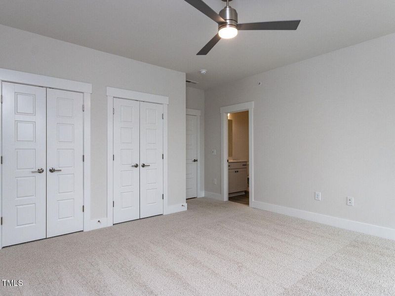 037-1280x960-bedroom