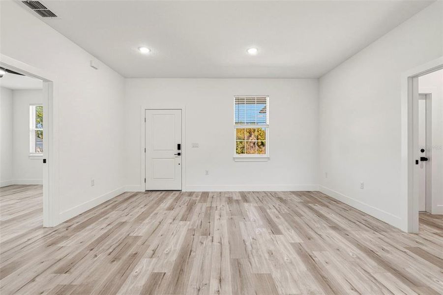 Spacious, unfurnished interior of a new home in , North Port (Image 32).