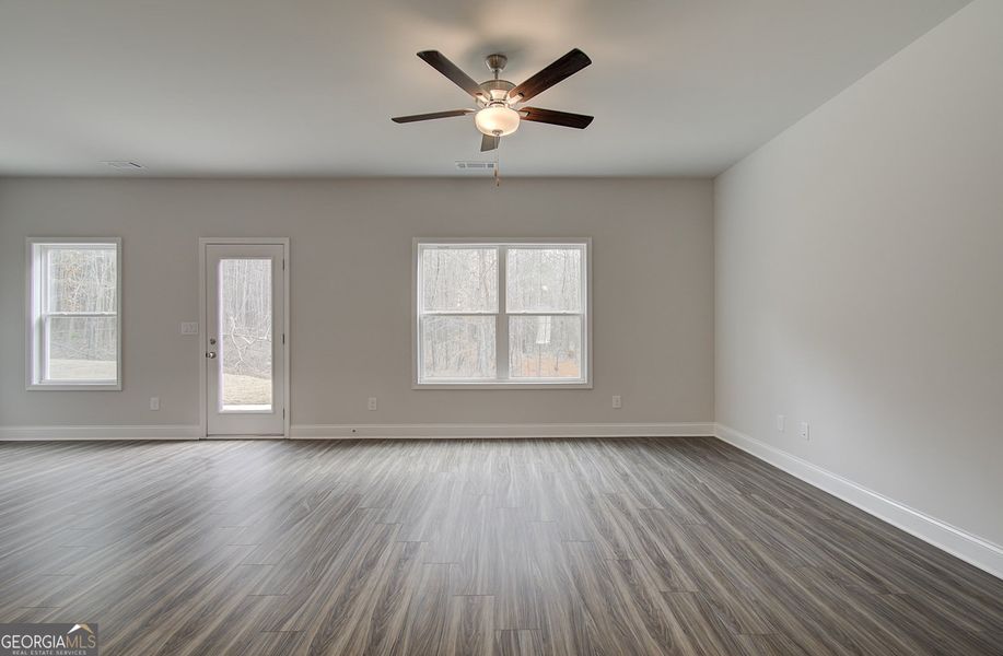 Spacious, unfurnished interior of a new home in Crofton Place Enclave, Snellville (Image 16). Spacious, unfurnished interior of a new home in Crofton Place Enclave, Snellville (Image 16).