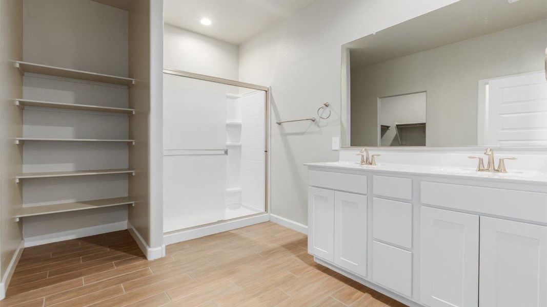 Furnished interior view inside a new home in Sycamore Vista, Vail (Image 9).