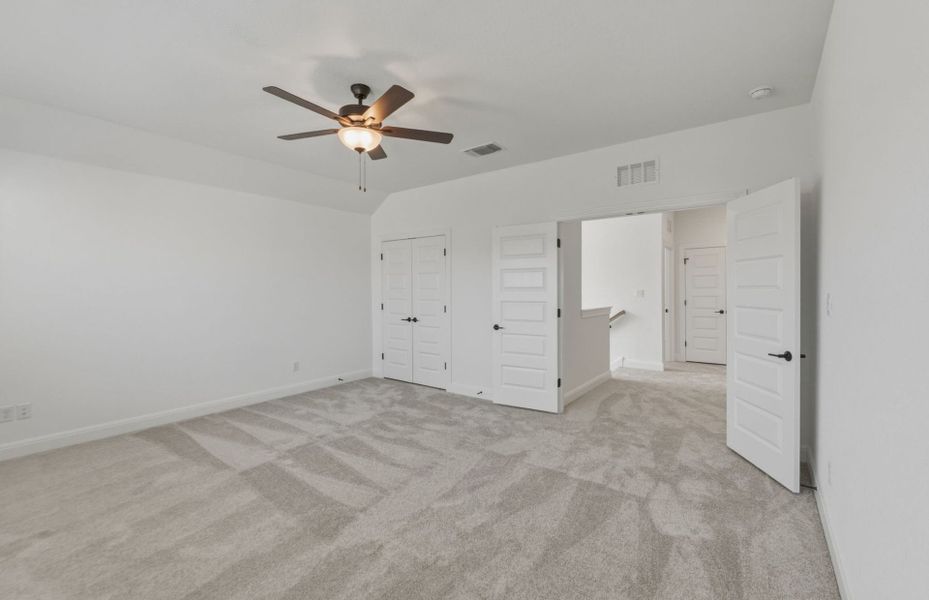 Representative unfurnished interior of a home built from the Saddlebrook by Pulte Homes in Santa Rita Ranch, Liberty Hill (Image 18).