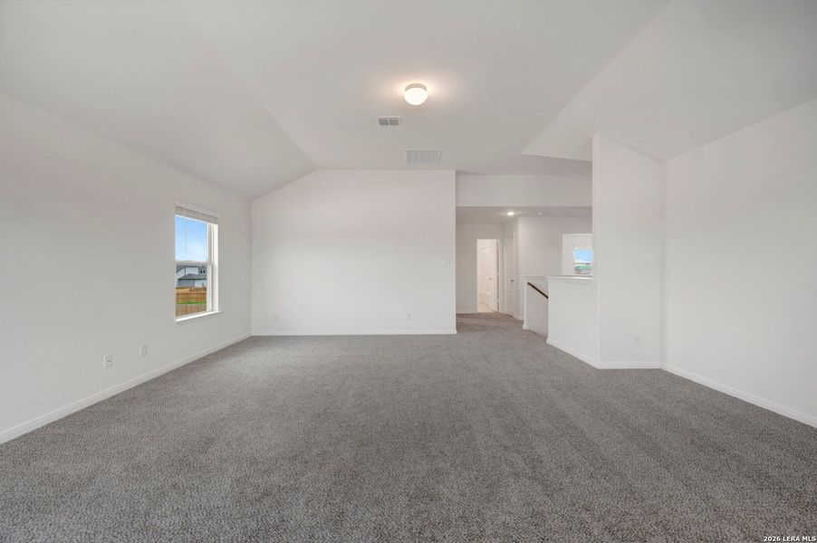 Spacious, unfurnished interior of a new home in Hickory Ridge Estates, Elmendorf (Image 36).