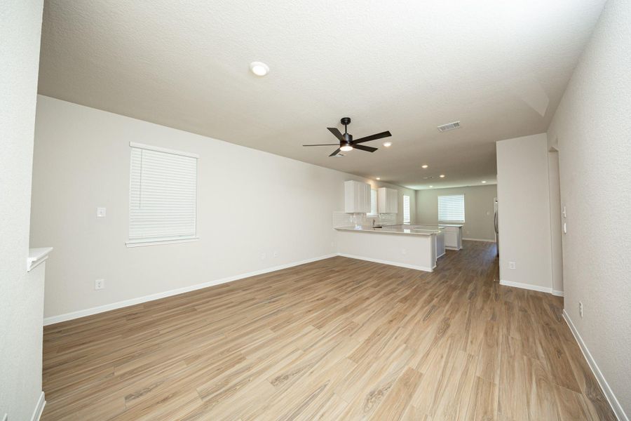 Spacious, unfurnished interior of a new home in Bammel Oaks, Houston (Image 16).