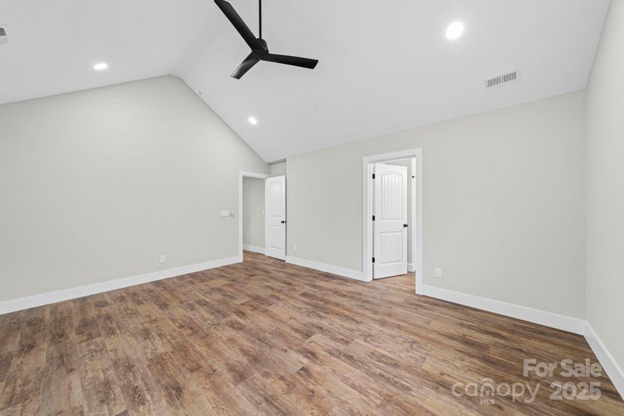 Spacious, unfurnished interior of a new home in , Monroe (Image 16).