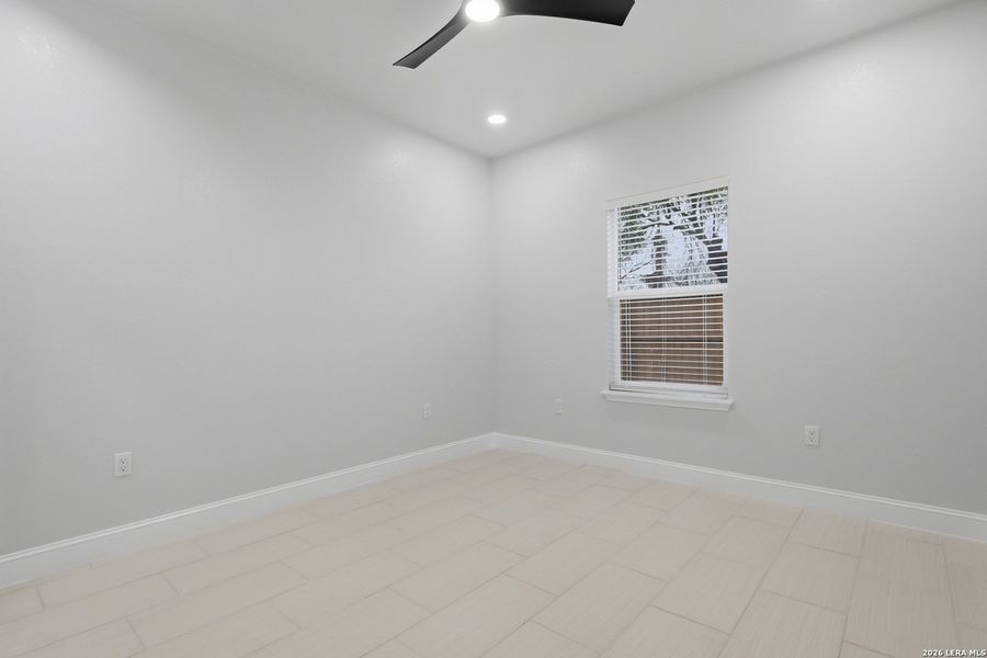 Spacious, unfurnished interior of a new home in , San Antonio (Image 20).
