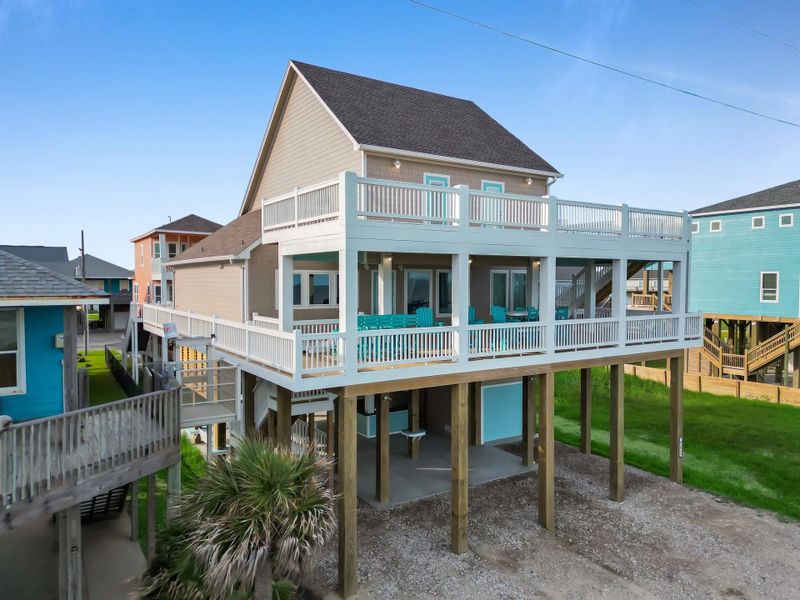 Exterior details and patio area of a home in , Crystal Beach (Image 32). Exterior details and patio area of a home in , Crystal Beach (Image 32).